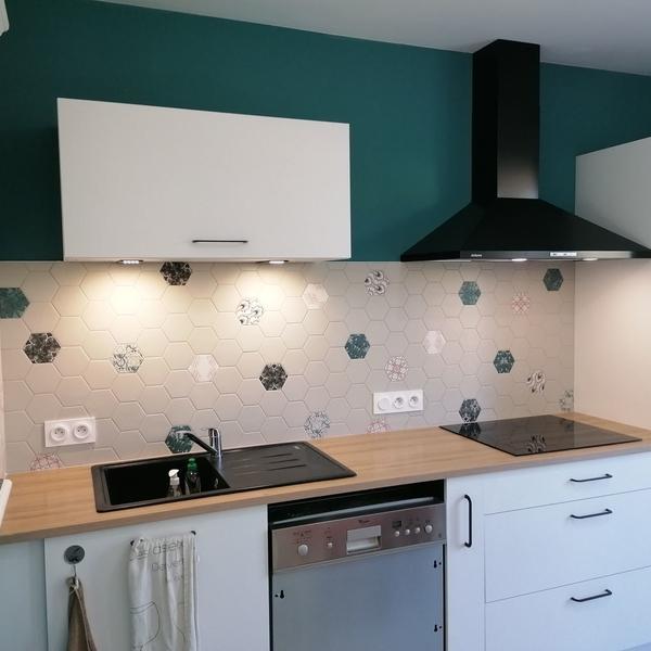 Ceramic tile laying