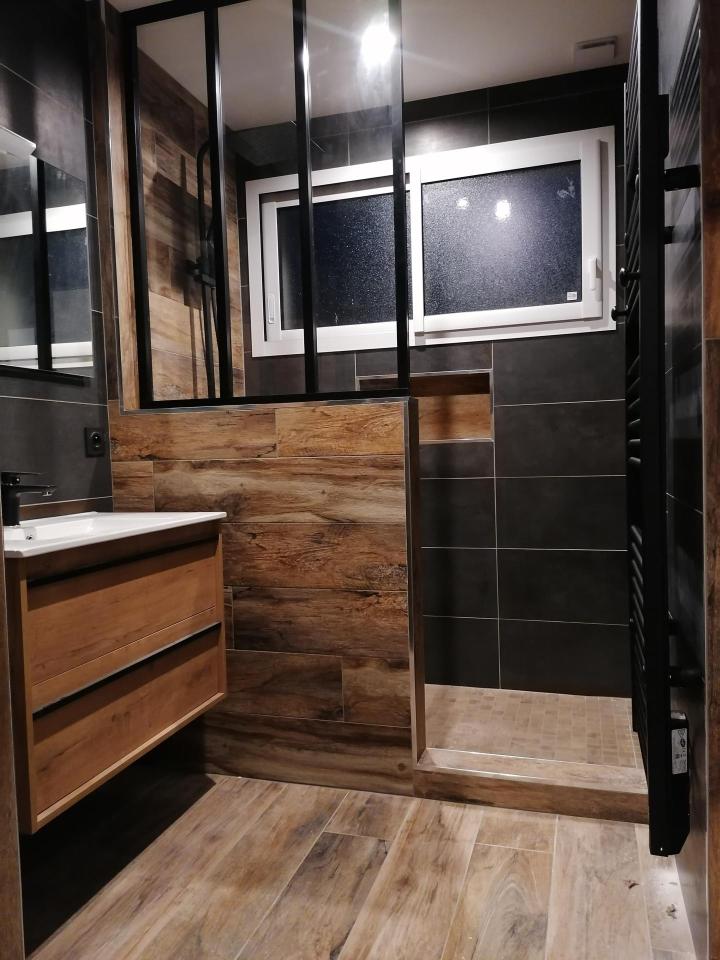 Pose de revêtements muraux à Mantilly 